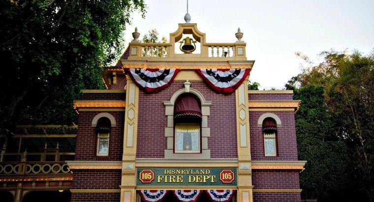 Gdzie był tajny apartament Walta Disneya w Disneylandzie?