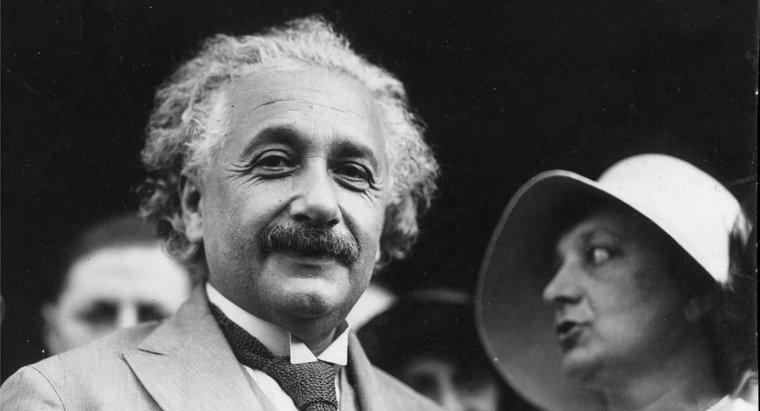 Jaką pracę wykonał Albert Einstein?