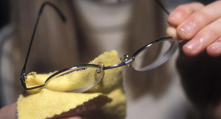 Jak naprawić zarysowane okulary?