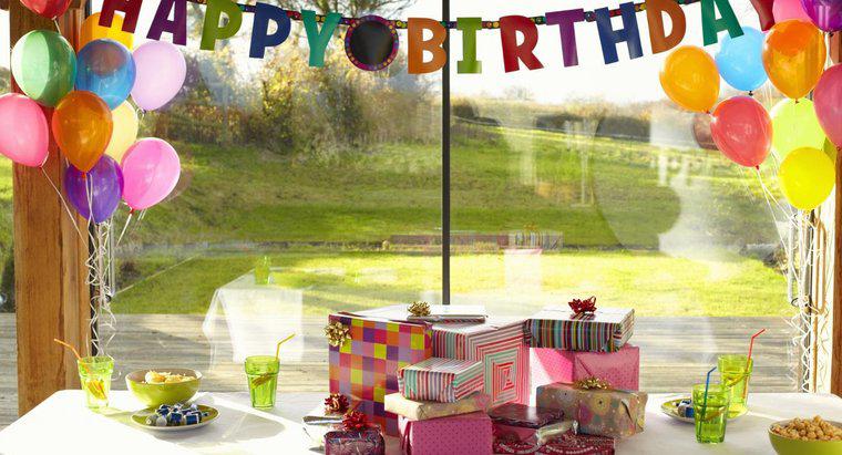 Jakie są dobre pierwsze pomysły na prezenty urodzinowe?