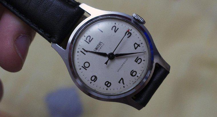 Jak otworzyć tylną część zegarka na rękę?