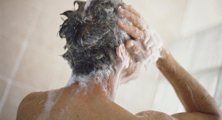 Jaki rodzaj szamponu pomaga pozbyć się pryszczów skóry głowy?