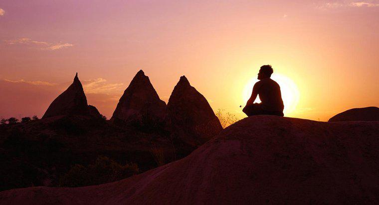 Jaka jest różnica między jogą a medytacją?