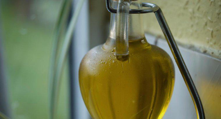 Czy oliwę z oliwek można zastąpić olejem roślinnym?