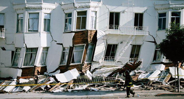 Jak trzęsienia ziemi powodują uszkodzenia?