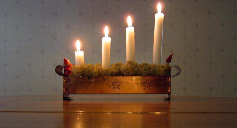 Co oznaczają świeczki adwentowe?