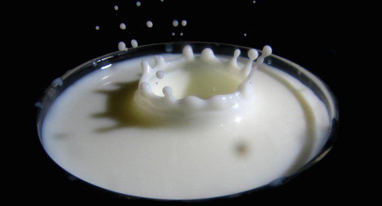 Ile wapnia zawiera 8 uncji mleka?