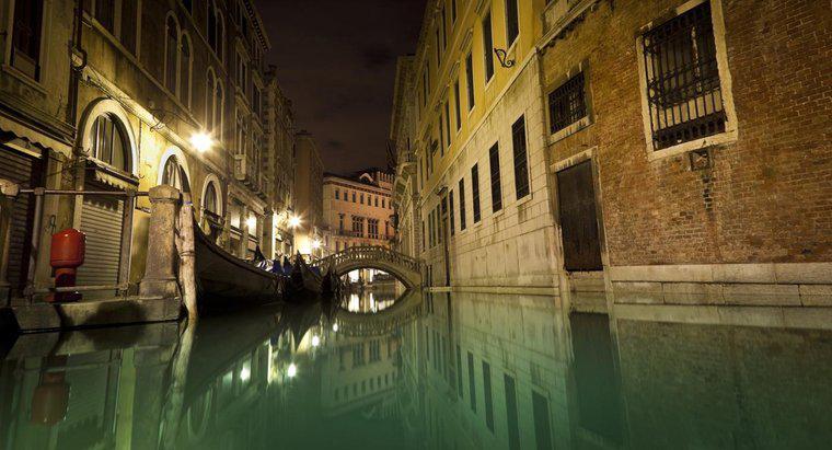 Jak głębokie są kanały Wenecji, Włochy?
