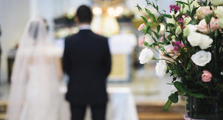 Jakie są tradycyjne, tradycyjne chrześcijańskie śluby?