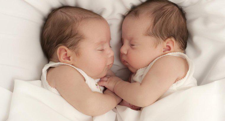 Jakie są oznaki posiadania bliźniaków?