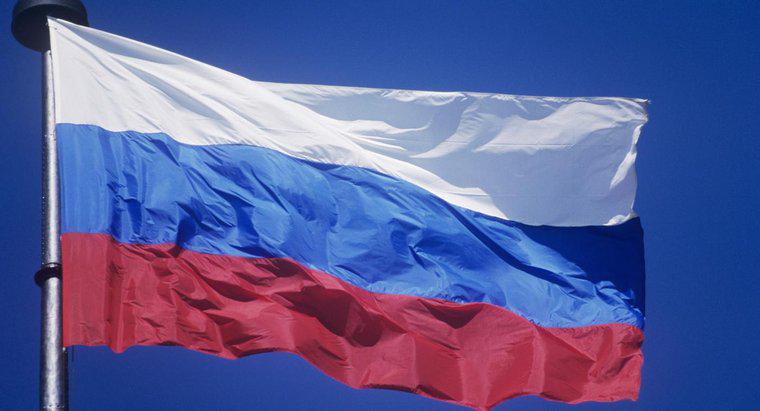 Co reprezentują kolory na rosyjskiej banderą?