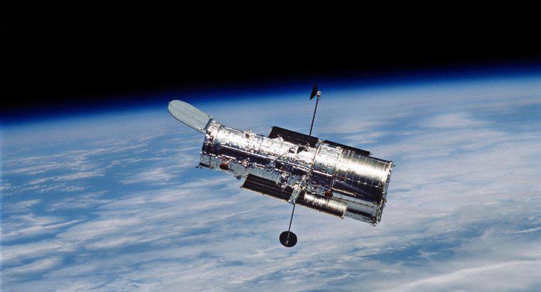 Jaki jest cel Kosmicznego Teleskopu Hubble'a?