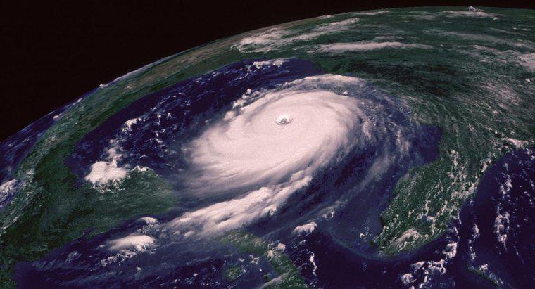 Jak przewidywane są ścieżki huraganu?