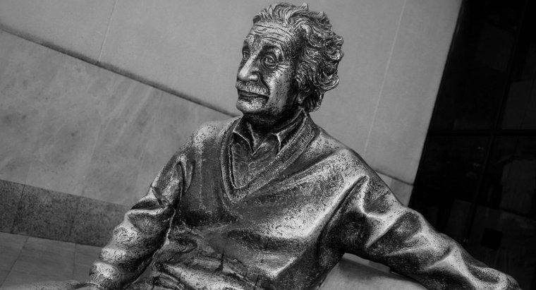 Co Albert Einstein wniósł w świat?