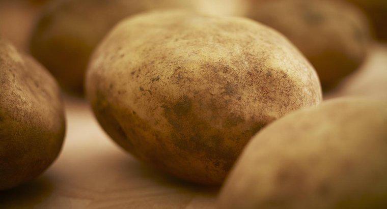 Czy można jeść surowe ziemniaki?