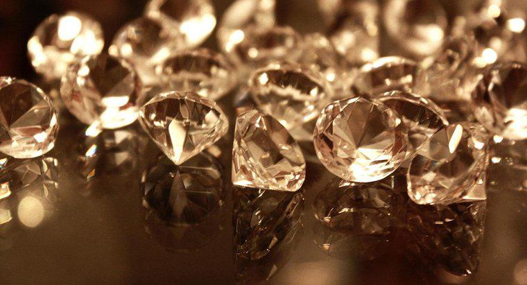 Jak rozpoznać surowe diamenty?