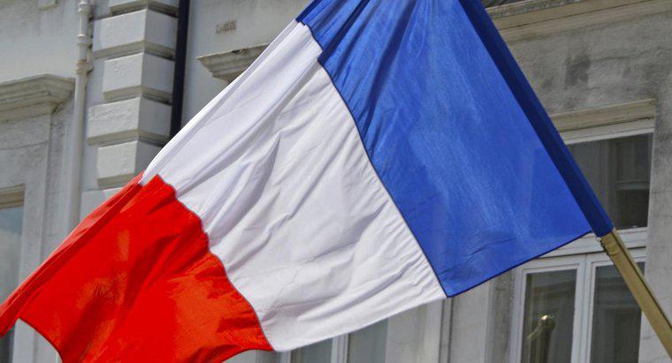 Co reprezentuje flaga francuska?
