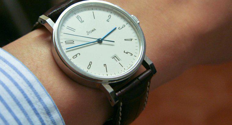 Na jakim nadgarstku mężczyzna powinien nosić zegarek?