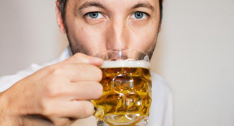 Dlaczego warto przestać pić alkohol siedem dni przed operacją?