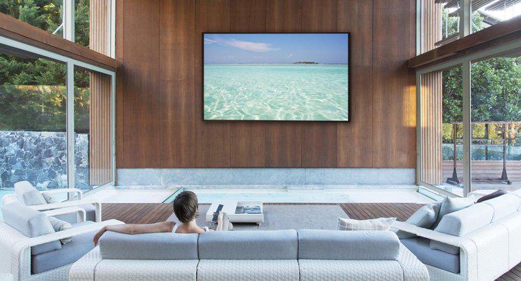 Jaka jest różnica między Smart TV a zwykłym telewizorem?