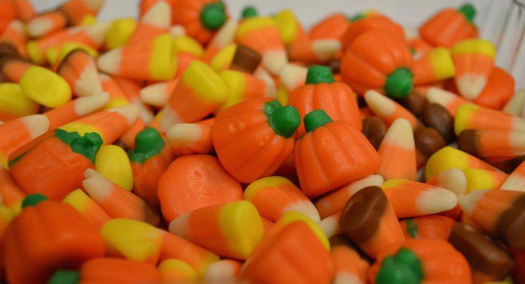 Dlaczego przekazujemy cukierki na Halloween?