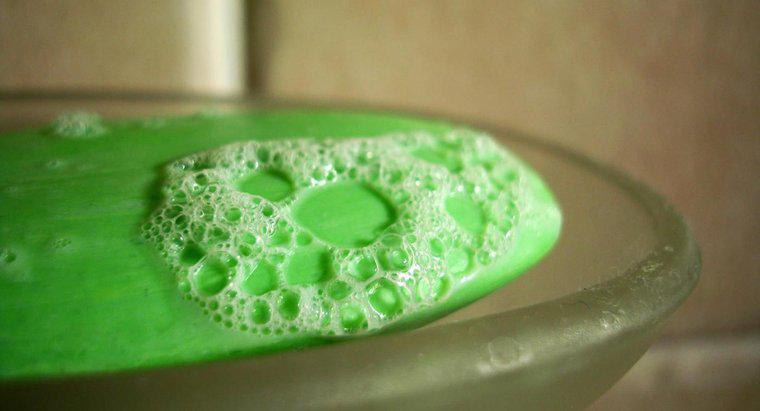 Czym różnią się mydło i detergent?