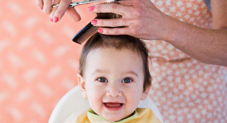 Jak zrobić pierwsze fryzury dla dziecka?