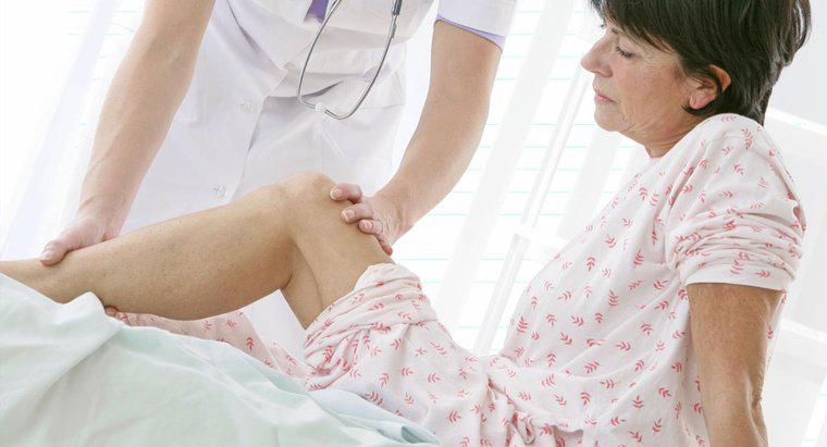 Co może powodować ból kości w nogach?