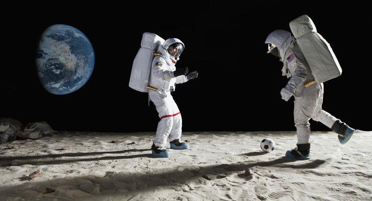 Co astronauci muszą przeżyć w kosmosie?