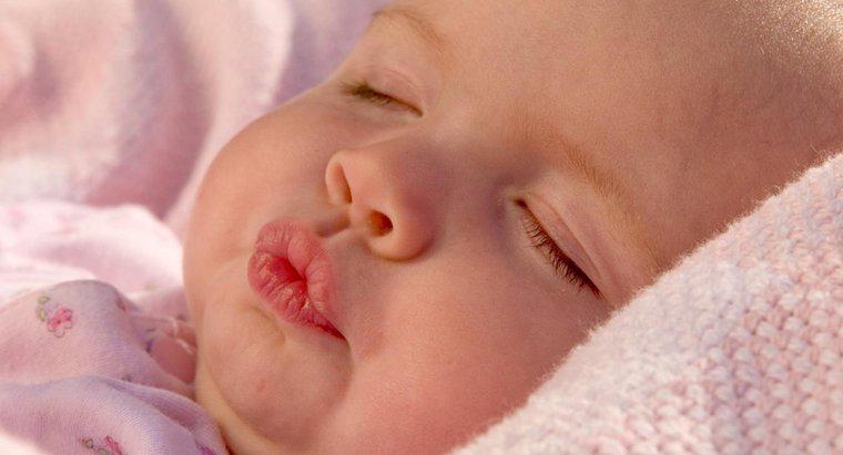 Jak leczyć spierzchnięte usta u noworodka?