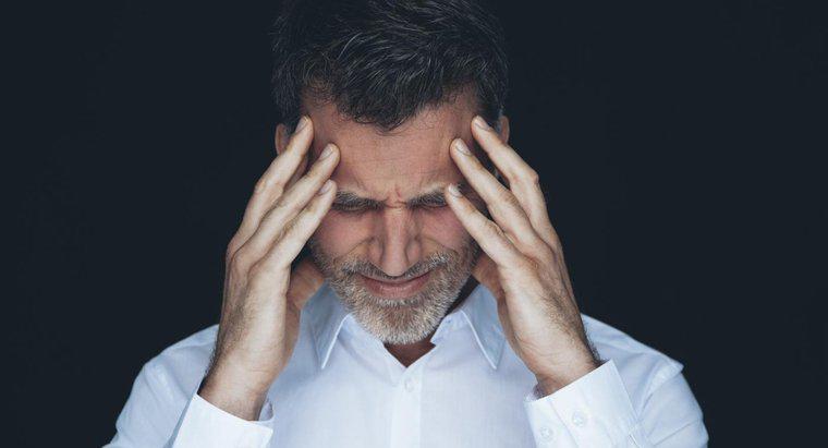 Co może spowodować nagły ostry ból w głowie?