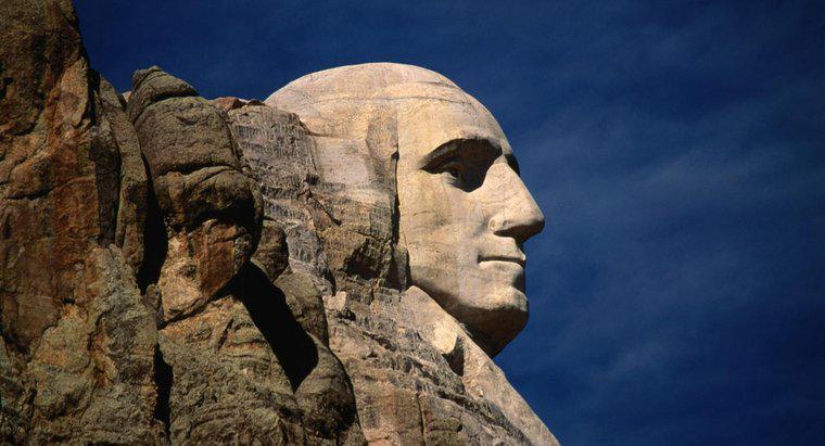 Jakie precedensy zostały ustalone przez George'a Washingtona?