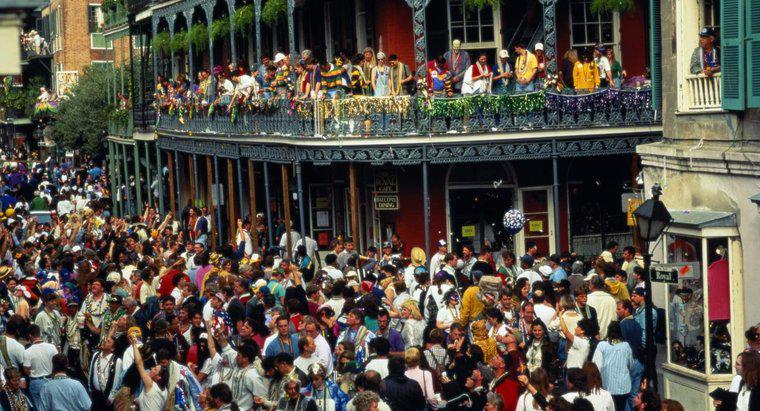 Ile osób uczestniczy w Mardi Gras w Nowym Orleanie?