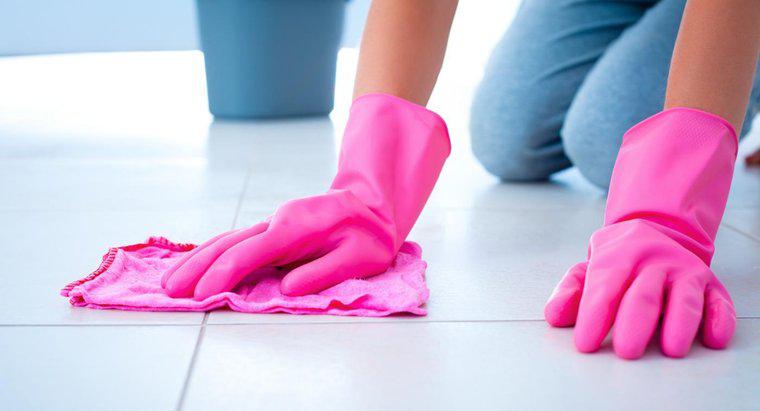 Jakie są naturalne środki czyszczące do czyszczenia podłóg z płytek ceramicznych?