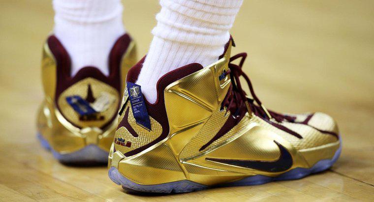 Jakie rodzaje sneakersów noszą gracze NBA?