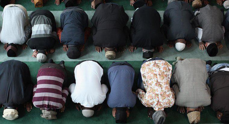 Dlaczego muzułmanie modlą się pięć razy dziennie?
