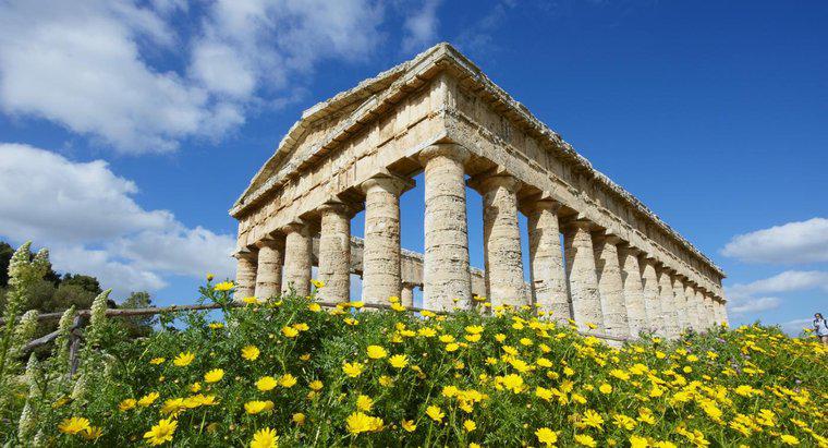 W co wierzyli starożytni Grecy?