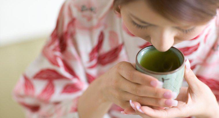 Czy zielona herbata ma kofeinę?