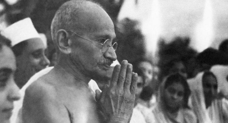 Jak Gandhi zdobył niepodległość w Indiach?