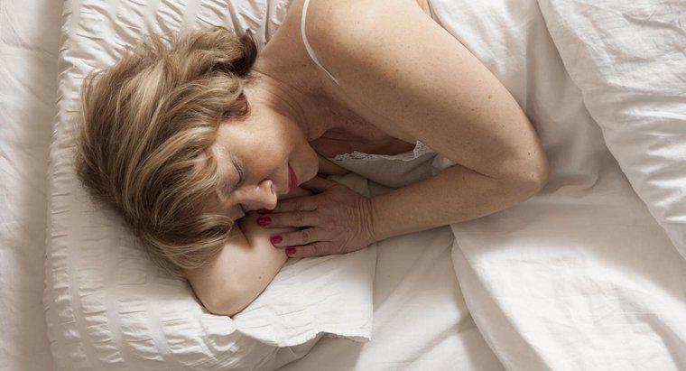 Jak zmniejszyć ból barków z powodu spania po twojej stronie?