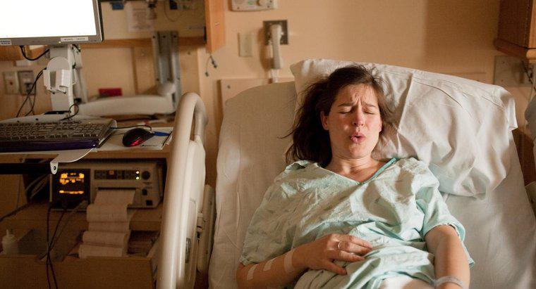 Co się stanie, jeśli martwy płód zostanie w środku łona matki?