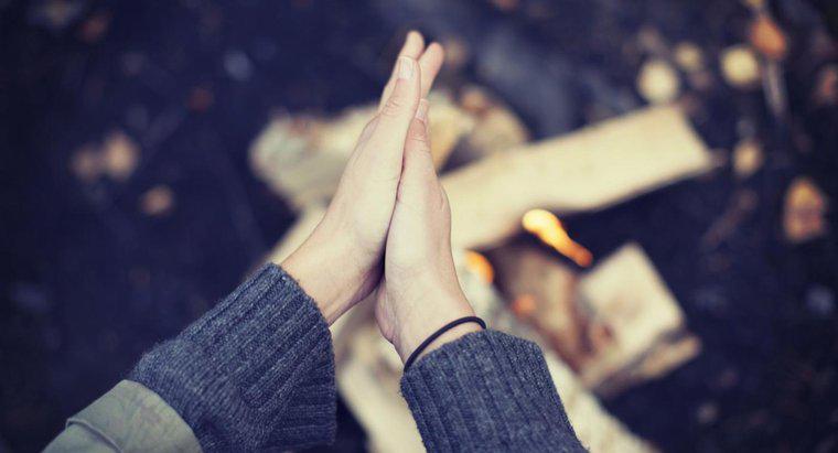 Dlaczego zacieranie rąk razem sprawia, że ​​są cieplejsze?