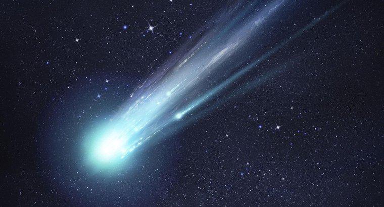 W którym roku Edmond Halley odkrył kometę Halleya?
