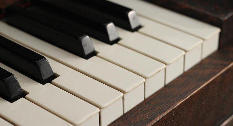 Ile nut jest na fortepianie?
