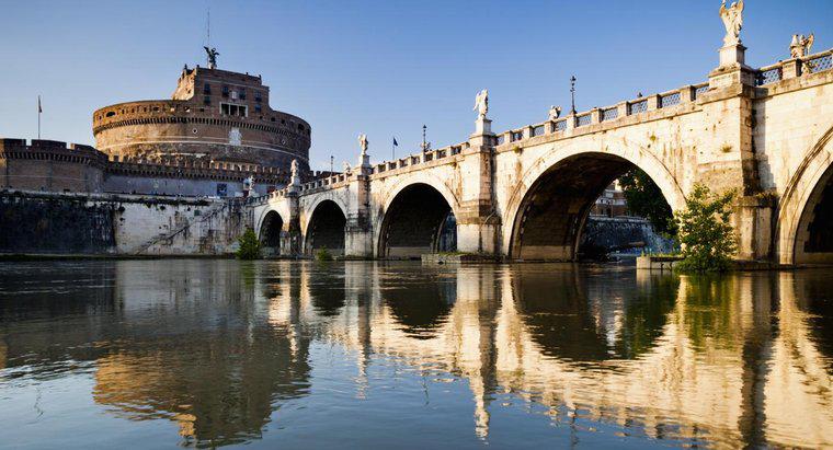 Jakie są trzy główne rzeki we Włoszech?