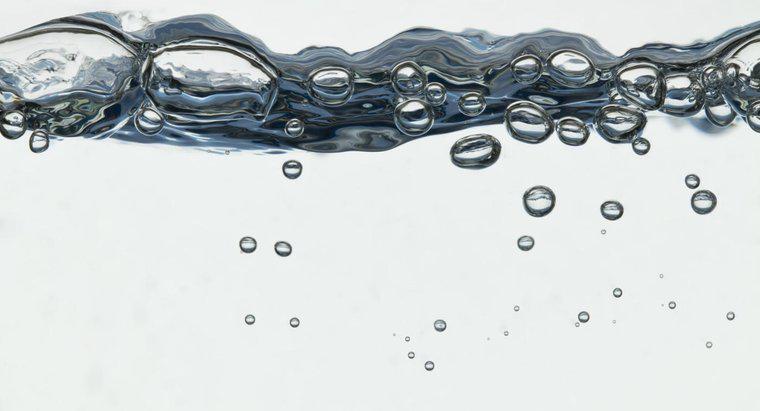 Czy woda destylowana jest taka sama jak woda zdemineralizowana?