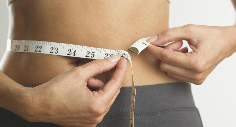 Jak kobiety mogą określać zdrowe wagi według wzrostu i wieku?