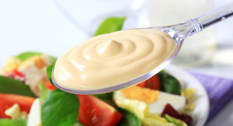 Jaka jest różnica między majonezem a dressingiem sałatkowym?