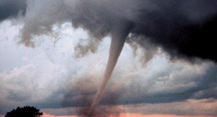 Co powoduje tornado?