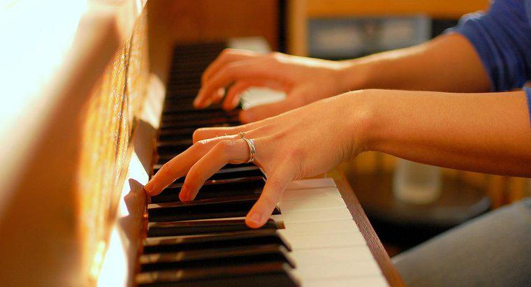 Jak znaleźć wartość fortepianu za pomocą numeru seryjnego?